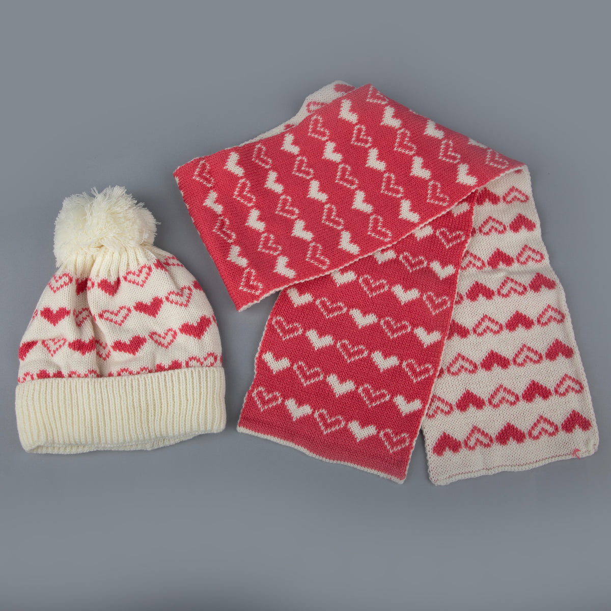TIPY TIPY TAP HEART FUR BALL CAP WITH MUFFLER - WHITE N RED