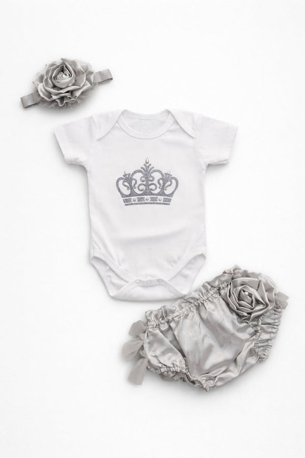 TIPY TIPY TAP 3PC CROWN BODYSUIT WITH BLUMER &amp; HEADBAND - GREY/WH