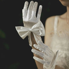 TIPY TIPY TAP FULLFINGER SATIN HUGE BOW GLOVES - IVORY