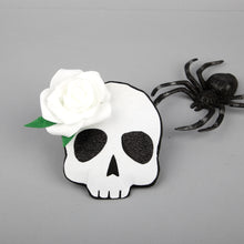TIPY TIPY TAP GHOST FLORAL CLIP - WHITE/BLACK
