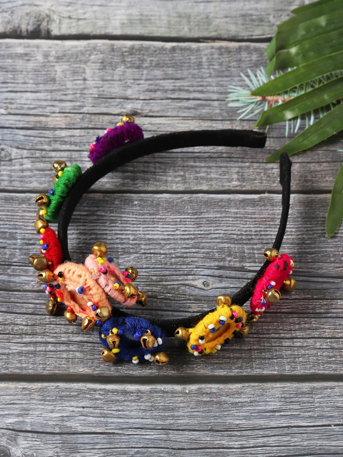TIPY TIPY TAP MIRROR BROOCH HAIR BAND ATTACHED MAANG TIKKA - MULTICOLOR
