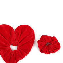TIPY TIPY TAP HEART SHAPE SCRUNCHIE - RED