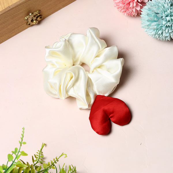 TIPY TIPY TAP 3D HEART SCRUNCHIE - WHITE/RED