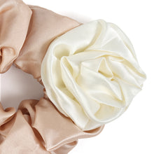 TIPY TIPY TAP  FLOWER SCRUNCHIE - BEIGE/WHITE
