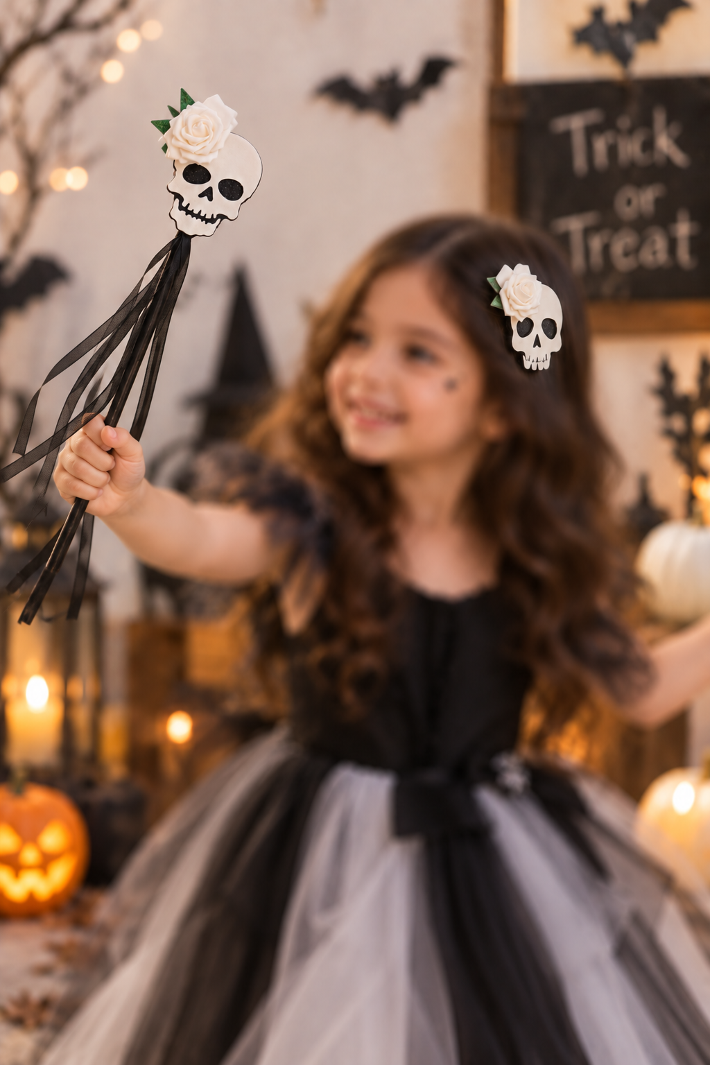 TIPY TIPY TAP SKULL CLIP & WAND - WHITE/BLACK