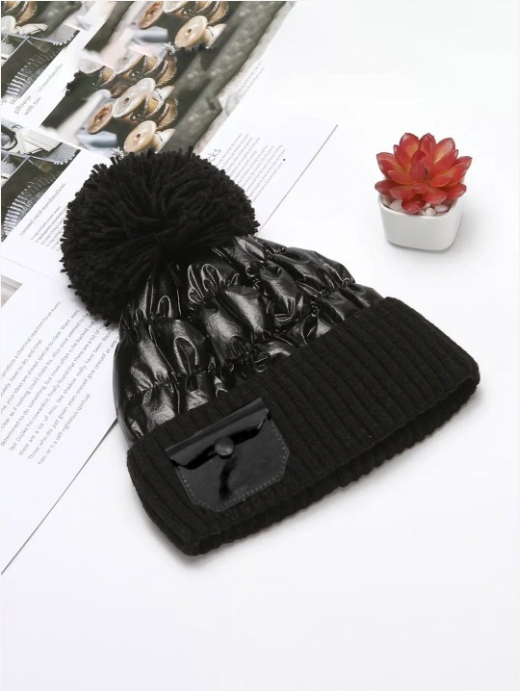 TIPY TIPY TAP WOOLLEN PUFFY LEATHER POMPOM CAP WITH POCKET - BLACK