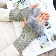 TIPY TIPY TAP FUR GLOVES