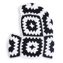 TIPY TIPY TAP CROCHET WINTER CAP WITH NECK - BLACK N WHITE