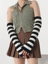 TIPY TIPY TAP WOOLEN LEGWARMER - BLACK N WHITE